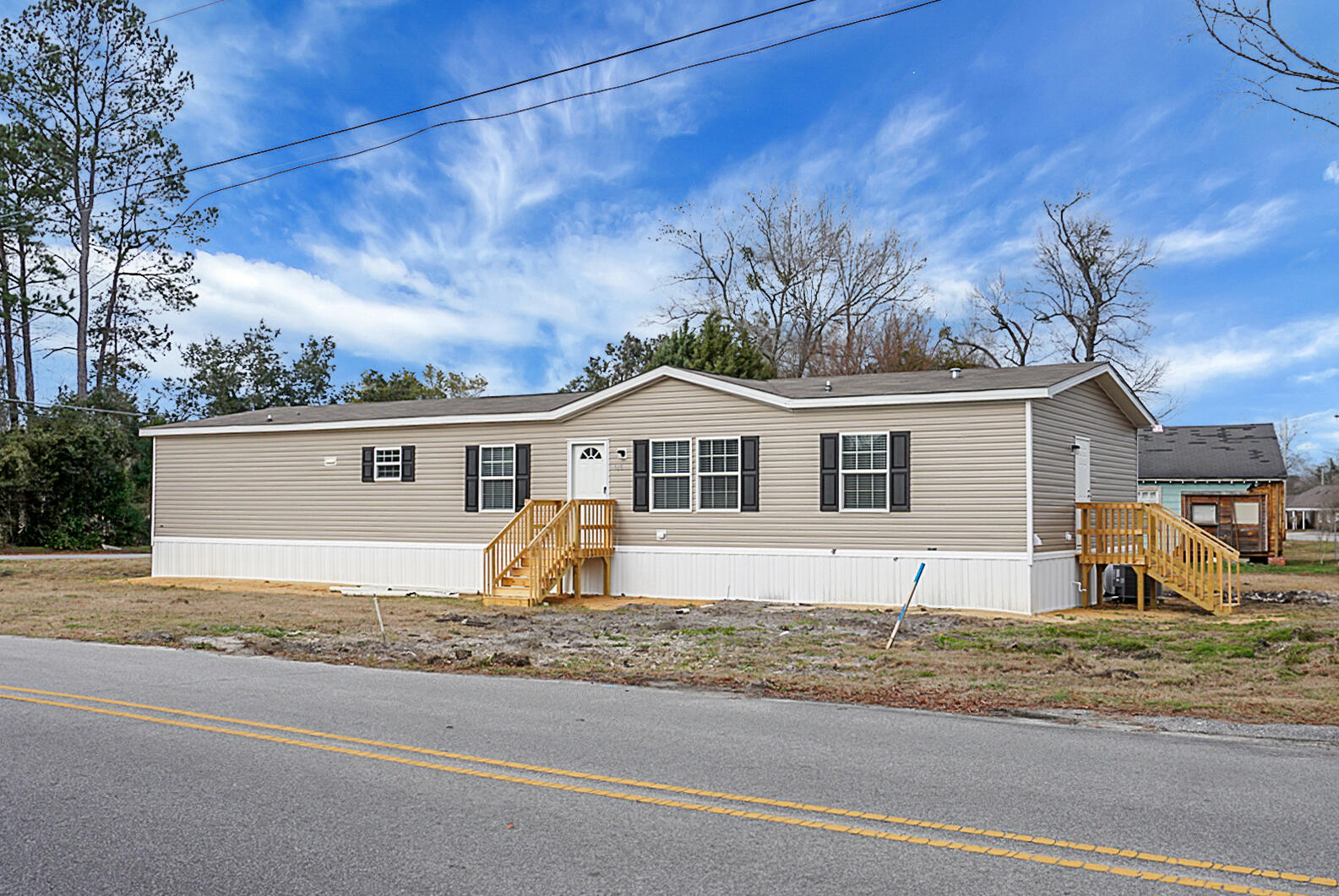 115 Cedar Drive St. Stephen, SC 29479 - Photo 2 of 37 DSC03564
