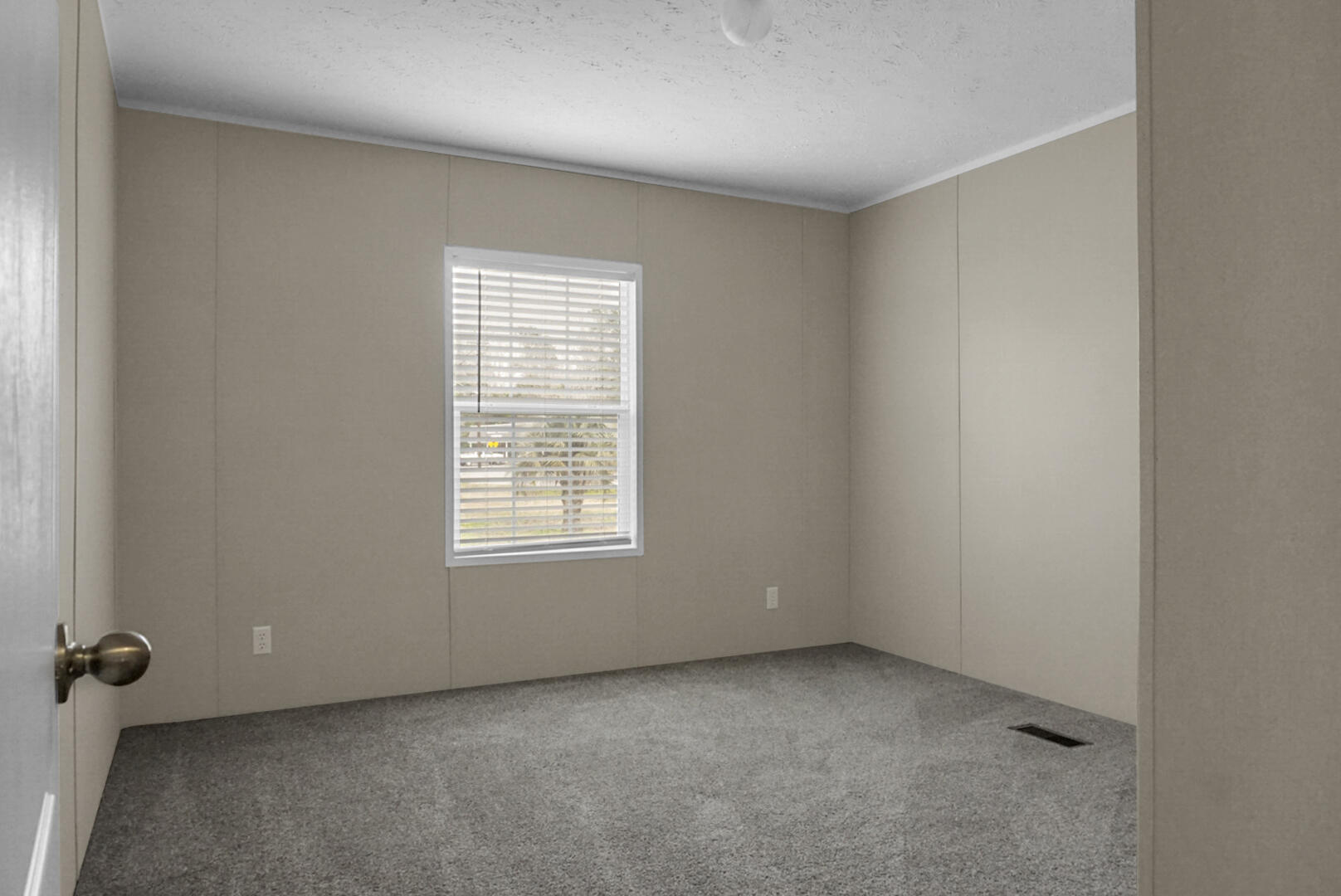 115 Cedar Drive St. Stephen, SC 29479 - Photo 35 of 37 Secondary Bedroom