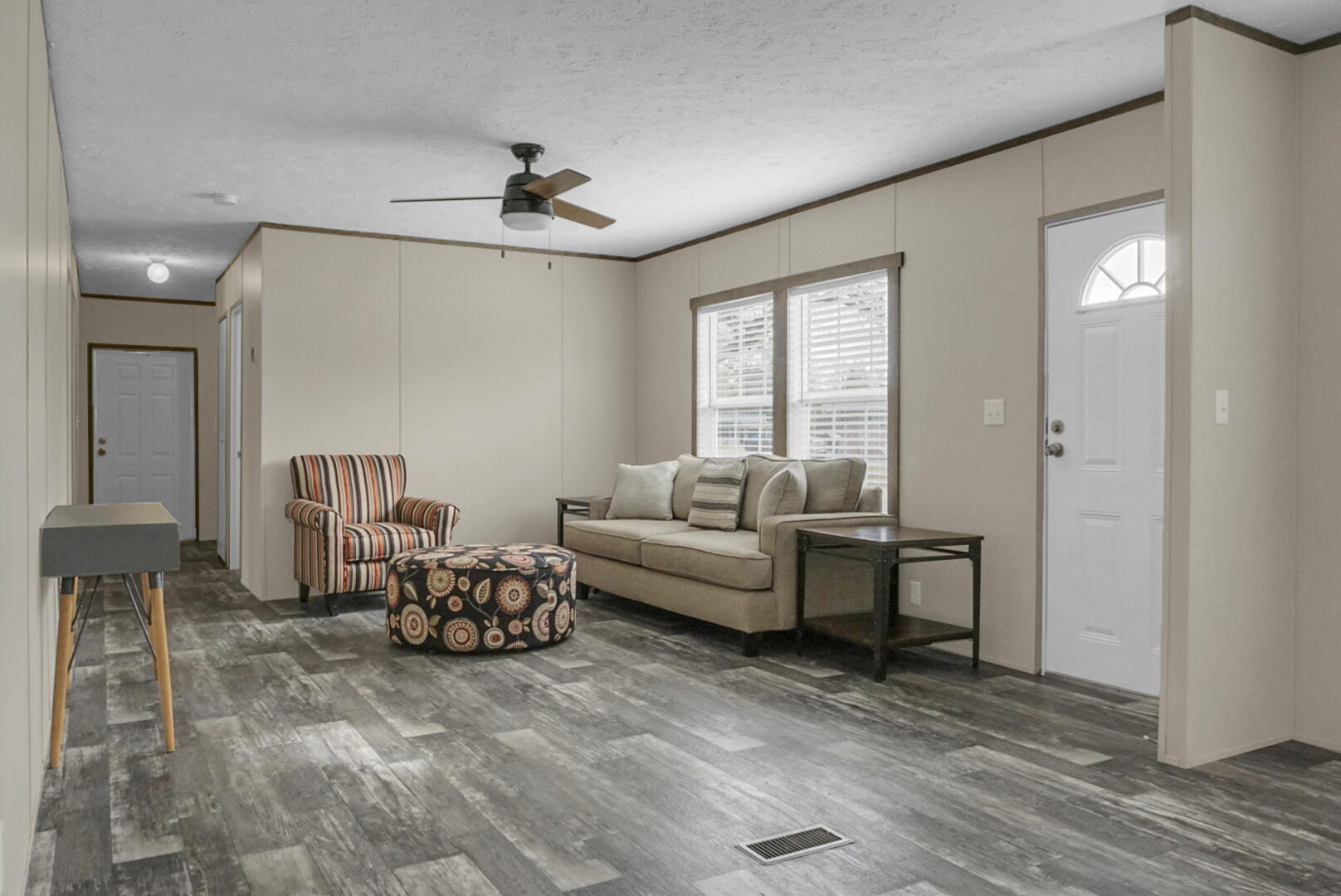 115 Cedar Drive St. Stephen, SC 29479 - Photo 6 of 37 Living room