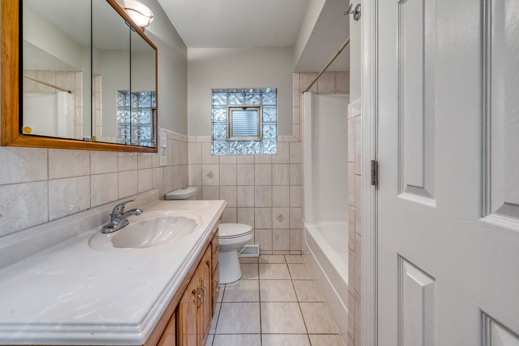 14958 Springfield Avenue Midlothian, IL 60445 - Photo 9 of 26 Gallery Image 9