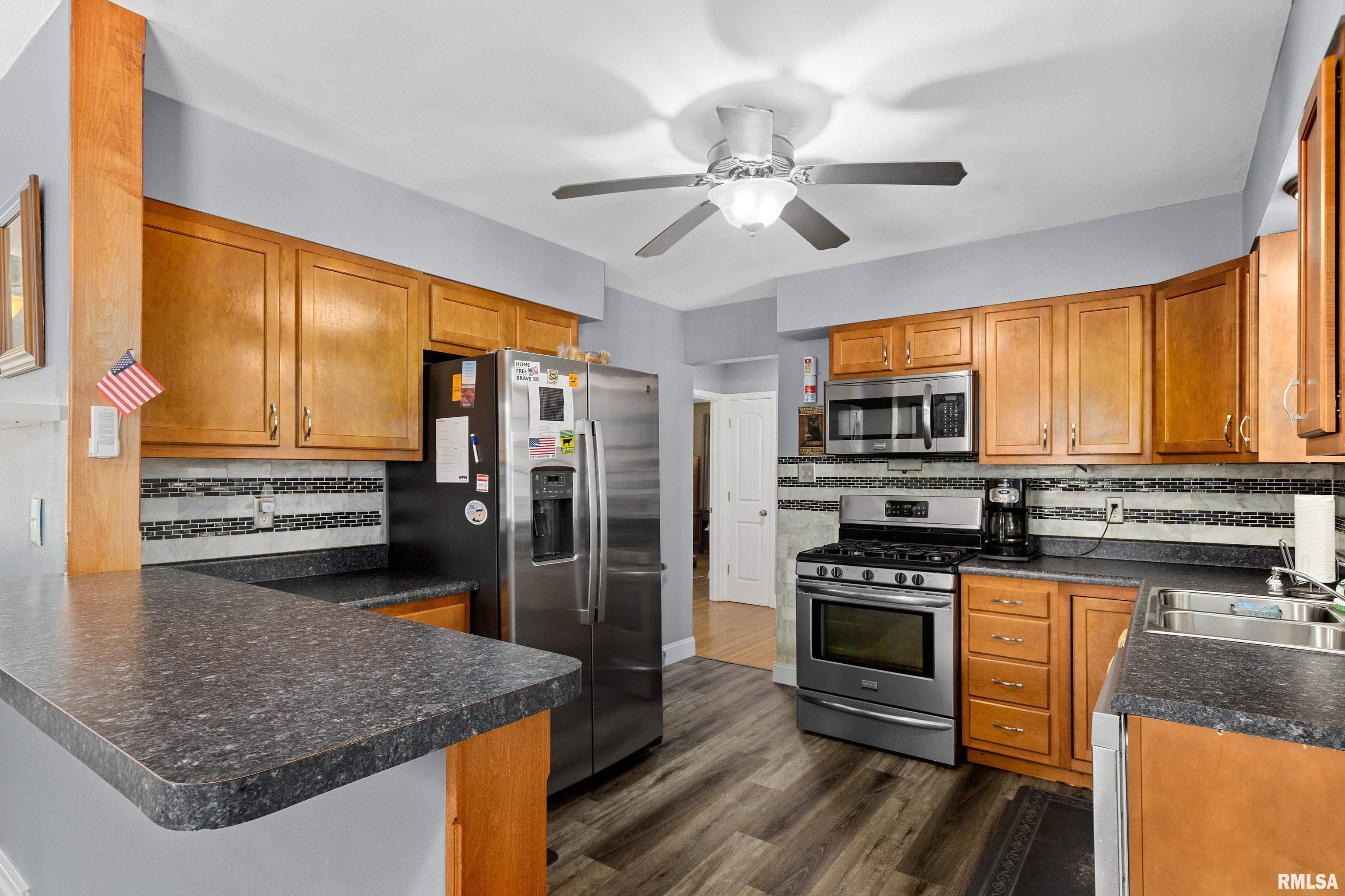 6119 West Fairview Road Peoria, IL 61607 - Photo 10 of 36