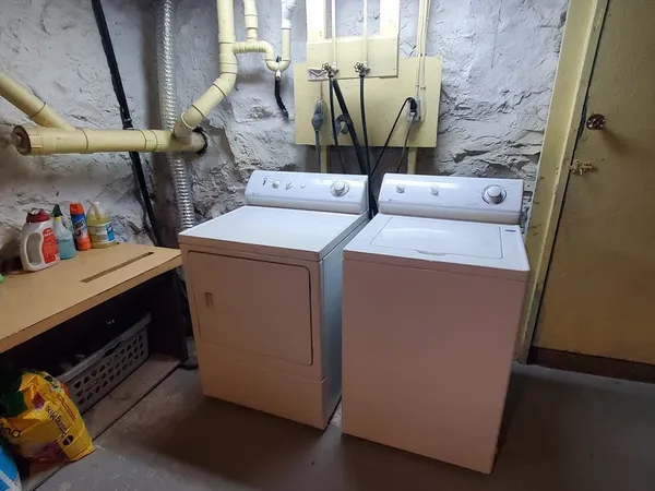 $2,800 | 40 Pine Street, Unit 1, Easton, MA 02375