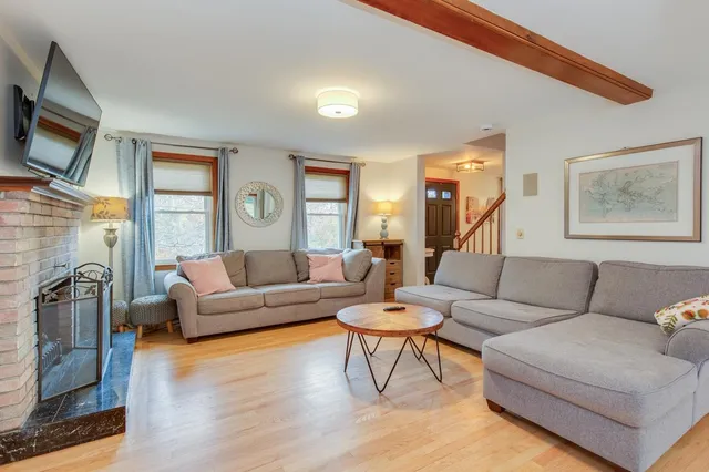 $659,900 | 6 Lund Drive, Hudson, NH 03051