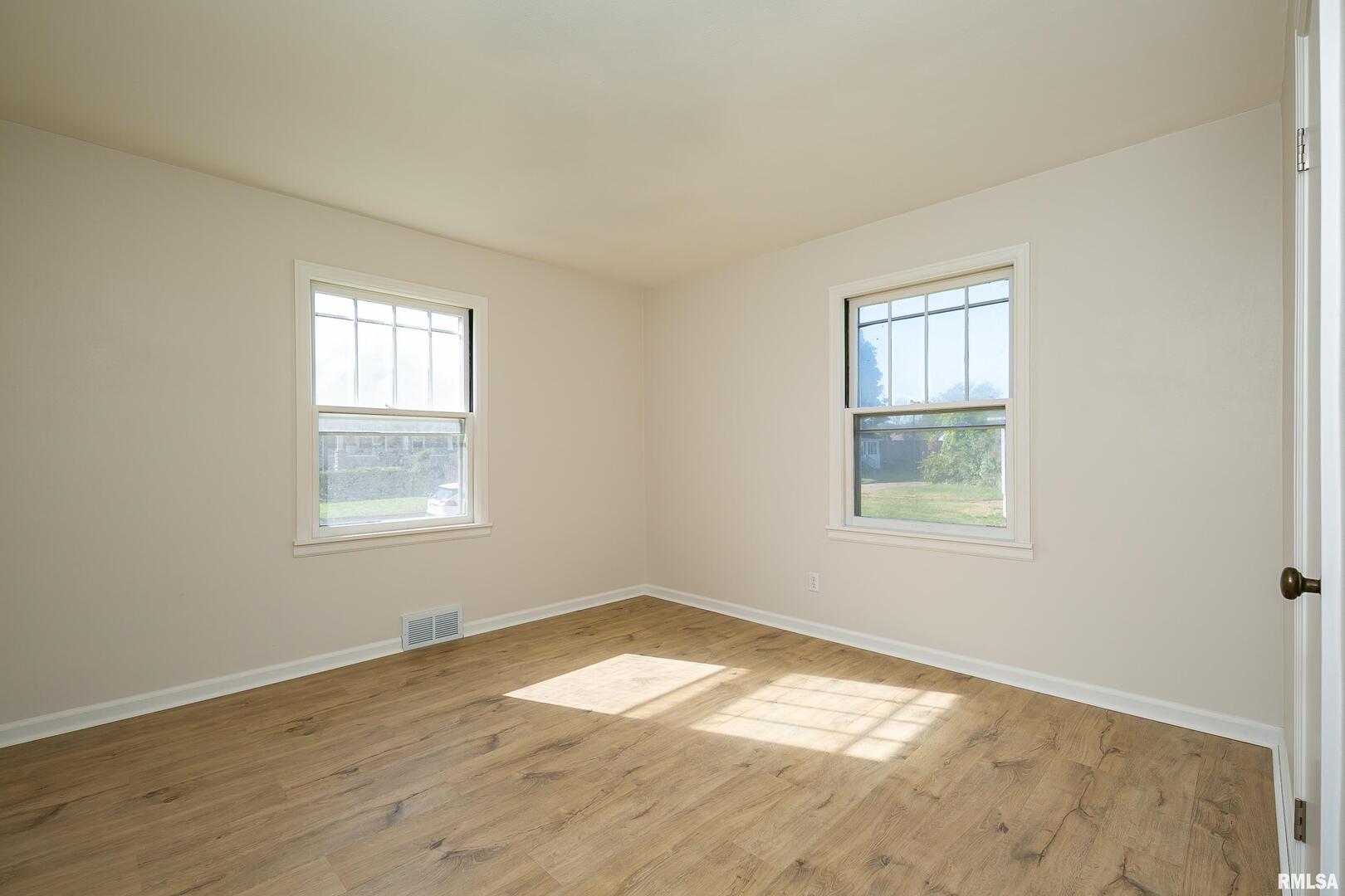5431 3rd Avenue Moline, IL 61265 - Photo 14 of 29 an empty room with a window