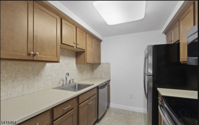 7 Prospect Street, Unit 409 Morristown, NJ 07960 - Photo 4 of 9