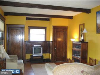 128 Rutledge Avenue Rutledge, PA 19070 - Photo 3 of 12 Living Room