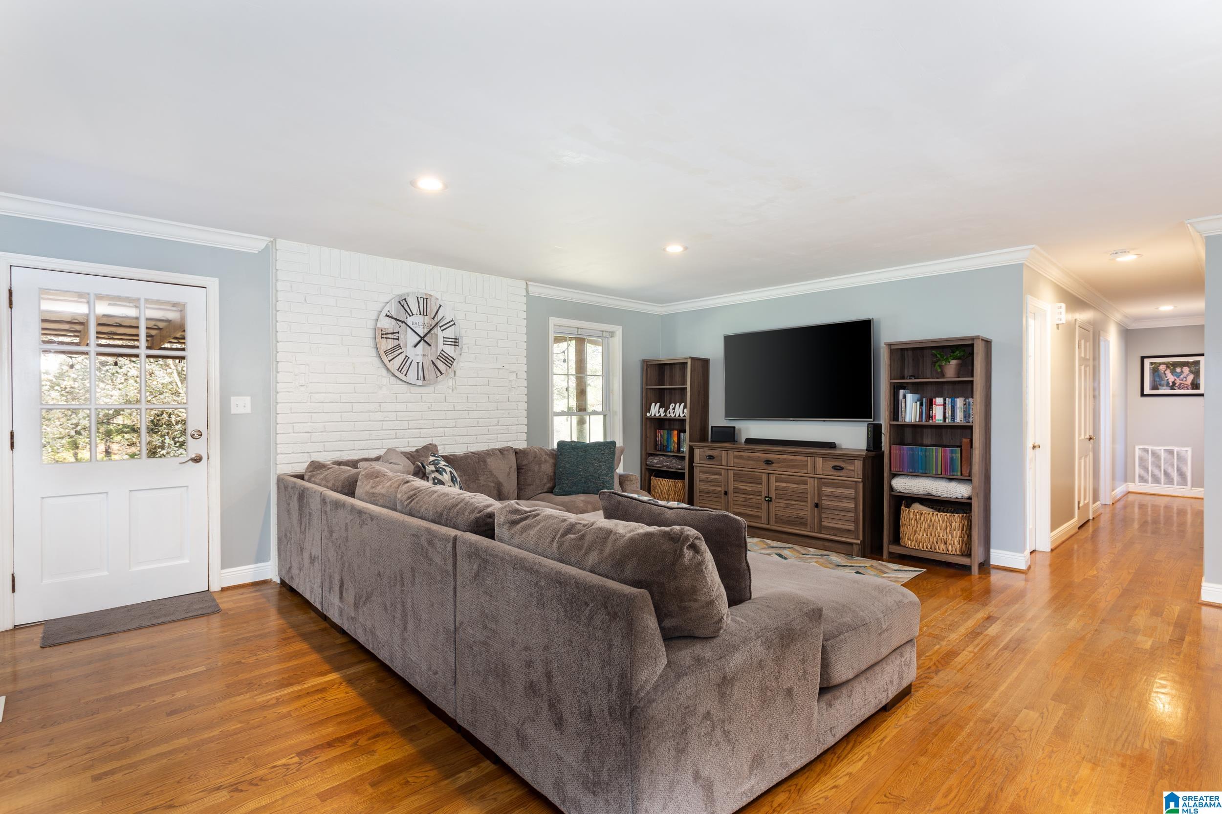 965 Sanie Road Odenville, AL 35120 - Photo 3 of 50