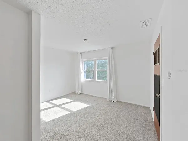 a view of empty room with window