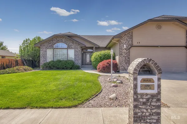 $475,000 | 49 Northwest 19th Street, Ontario, OR 97914