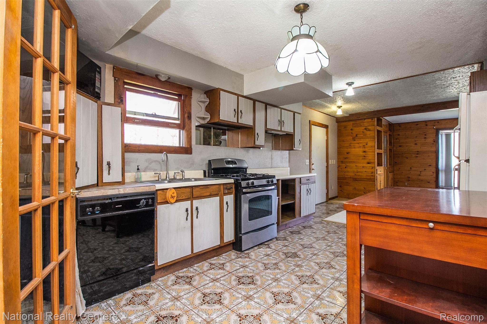 3225 Levalley Road Columbiaville, MI 48421 - Photo 13 of 41 9.jpg