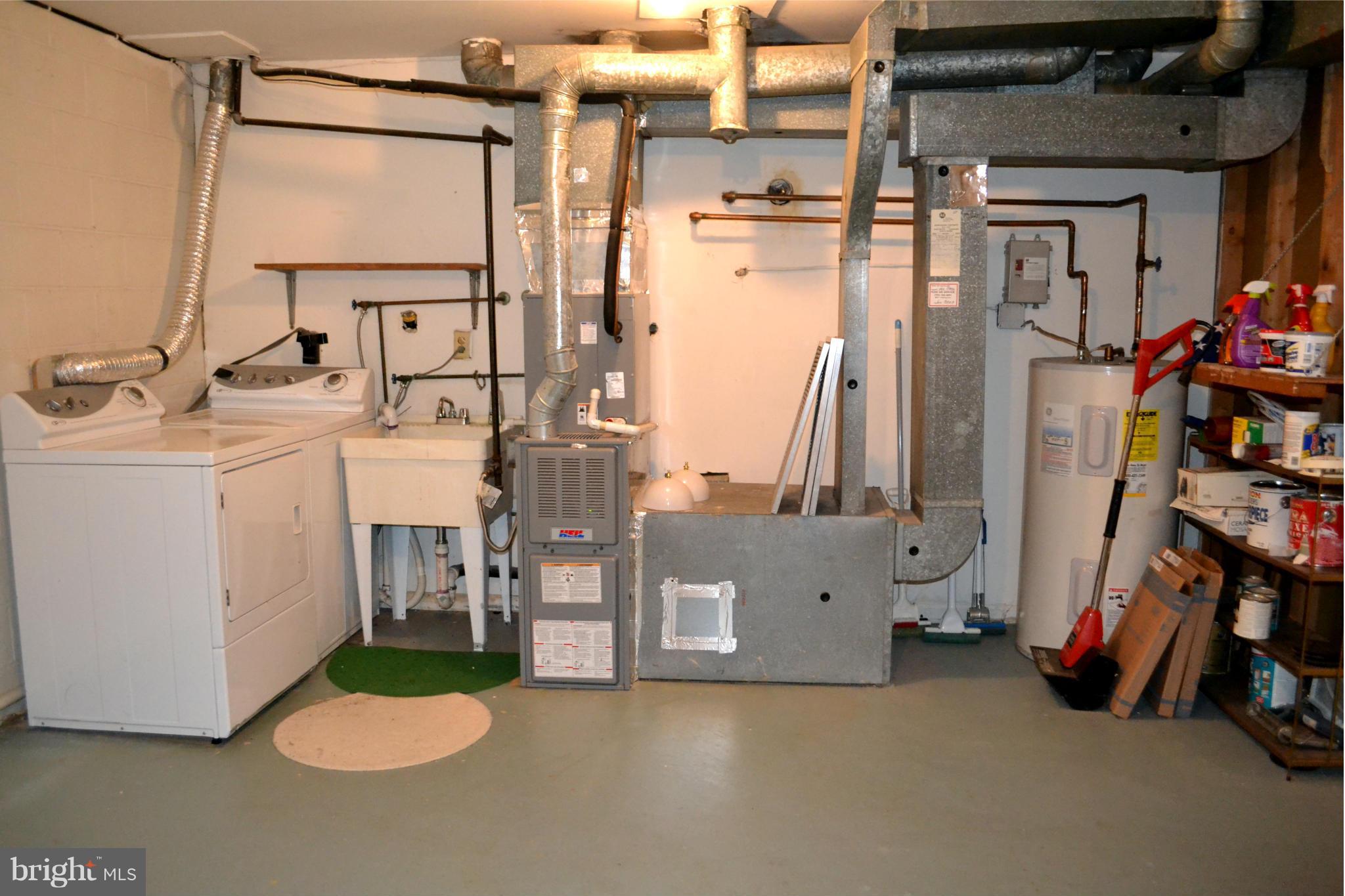 8256 Carrleigh Parkway Springfield, VA 22152 - Photo 26 of 28 a view of a room with gym equipment