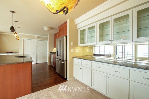 200 Beach Place, Unit 301 Edmonds, WA 98020 - Photo 3 of 22