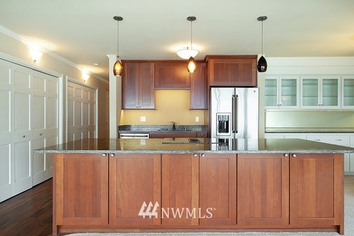 200 Beach Place, Unit 301 Edmonds, WA 98020 - Photo 5 of 22