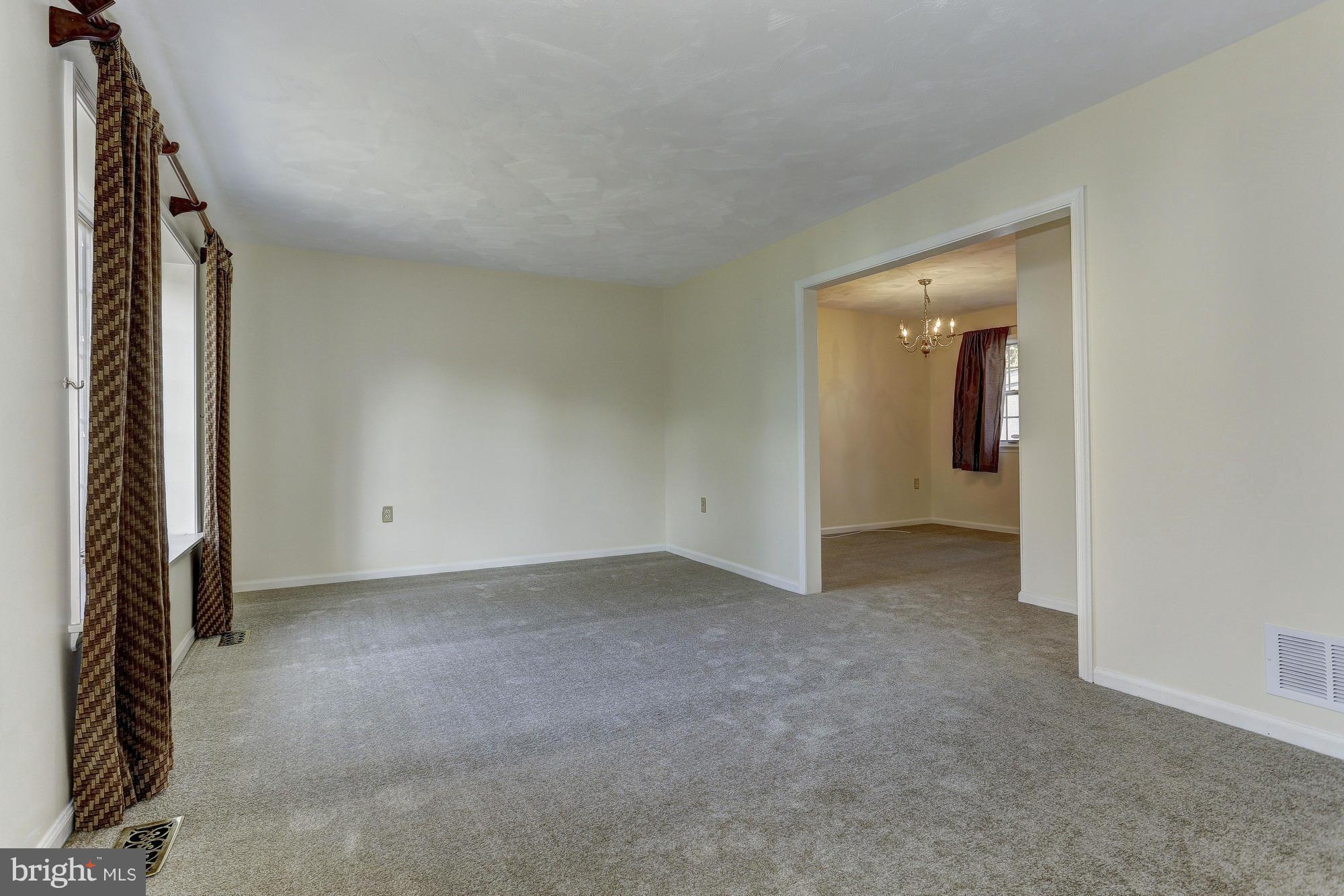 9311 Perglen Road Baltimore, MD 21236 - Photo 3 of 18 Living Room