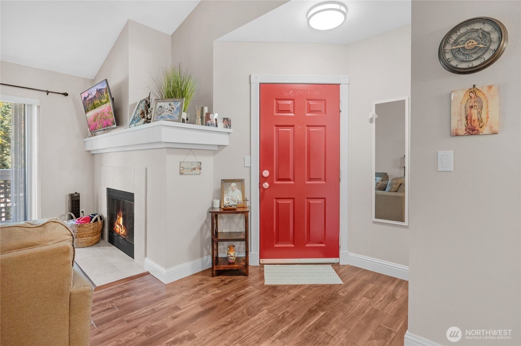 15300 112th Avenue Northeast, Unit A304 Bothell, WA 98011 - Photo 22 of 28 an entryway with a workspace and a window