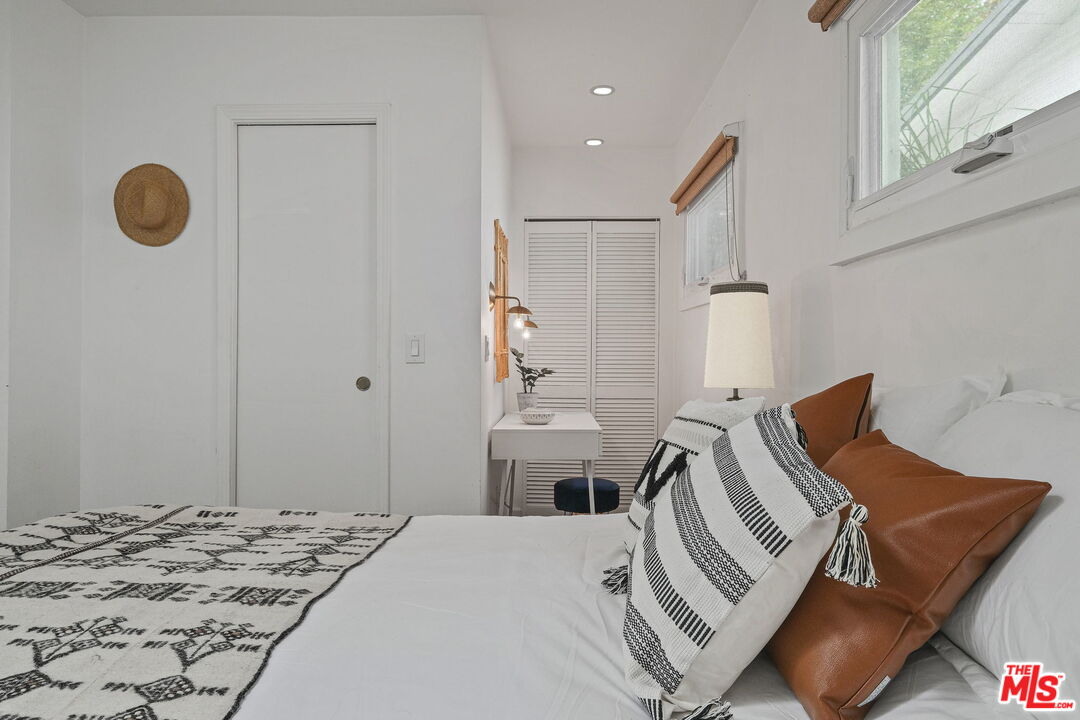 3411 Ferncroft Road Los Angeles, CA 90039 - Photo 14 of 26 Gallery Image 14