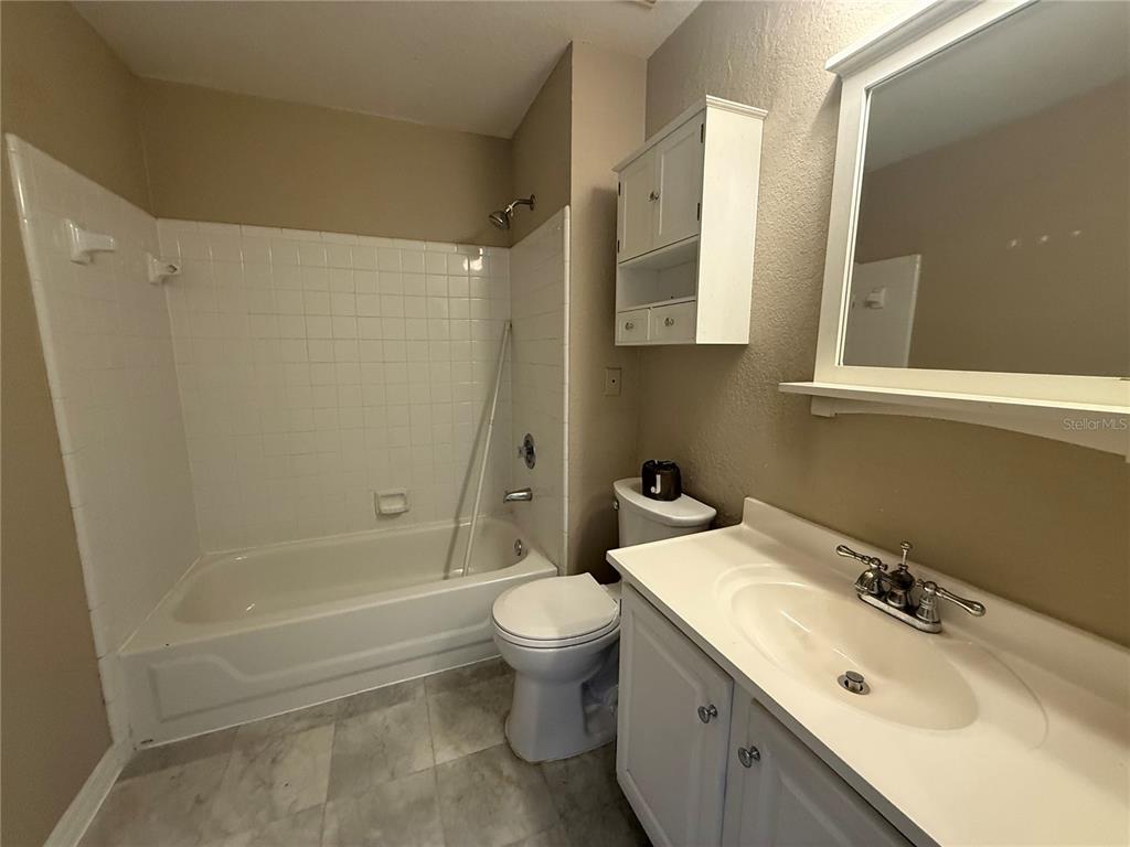 1055 Normandy Trace Road Tampa, FL 33602 - Photo 13 of 17