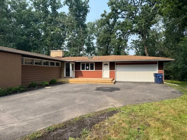 $575,000 | 28450 Shagbark Lane, Libertyville, IL 60048