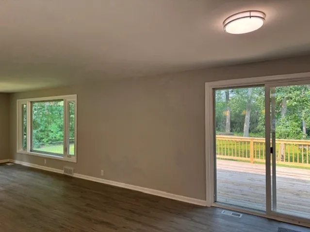 $575,000 | 28450 Shagbark Lane, Libertyville, IL 60048