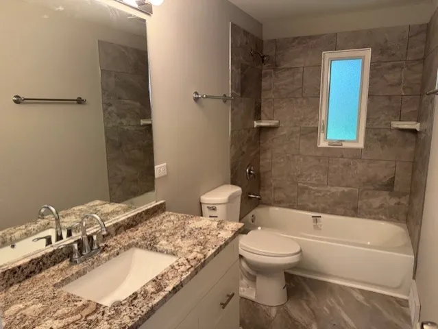 $575,000 | 28450 Shagbark Lane, Libertyville, IL 60048