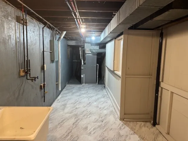 $575,000 | 28450 Shagbark Lane, Libertyville, IL 60048