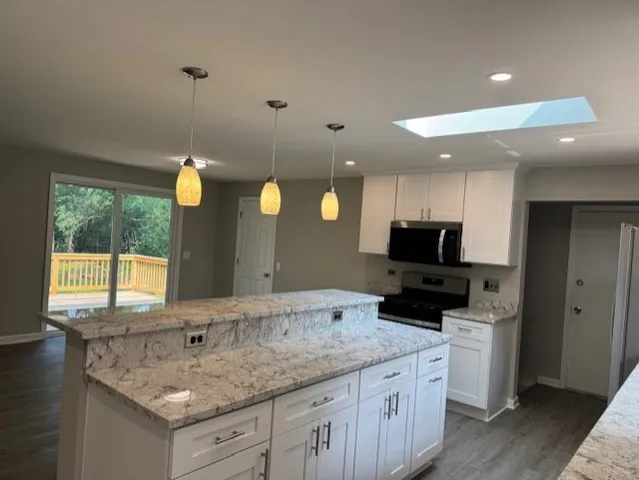 $575,000 | 28450 Shagbark Lane, Libertyville, IL 60048