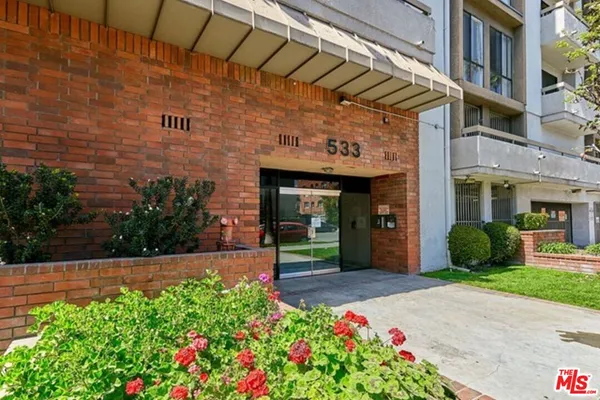 $2,450 | 533 South St Andrews Place, Unit 321, Los Angeles, CA 90020