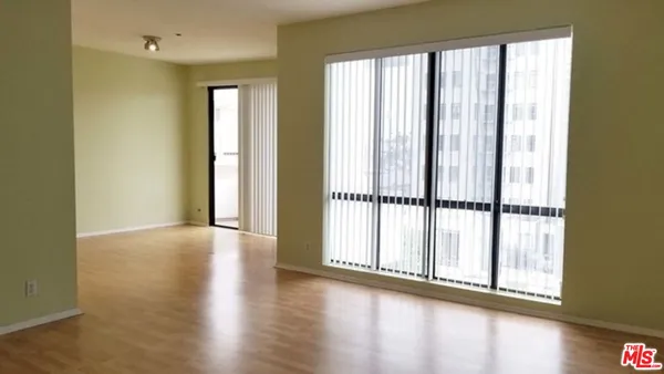 $2,450 | 533 South St Andrews Place, Unit 321, Los Angeles, CA 90020