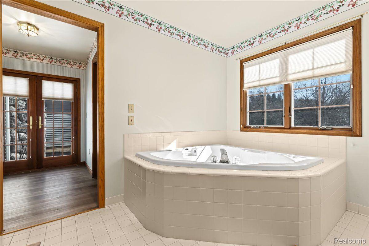 4529 Pleasant Valley Road Brighton, MI 48114 - Photo 26 of 66 Gallery Image 26