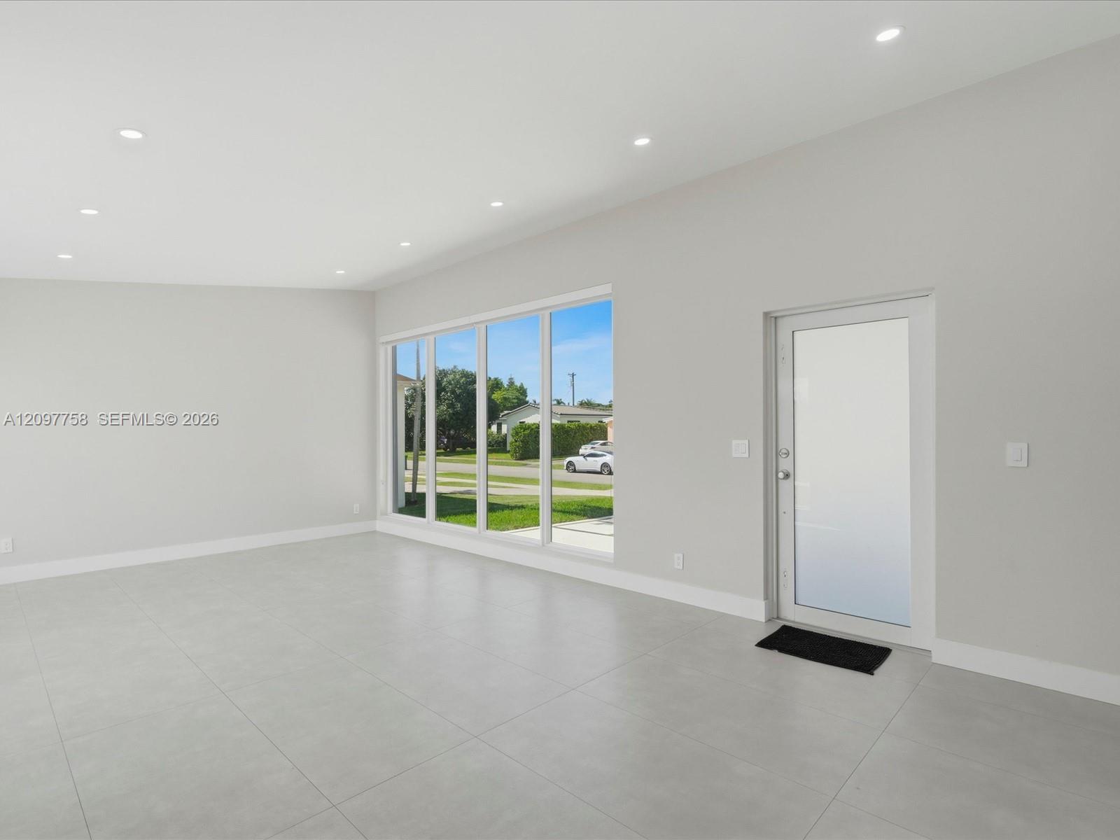 8440 Southwest 34th Terrace Miami, FL 33155 - Photo 5 of 69 Gallery Image 5