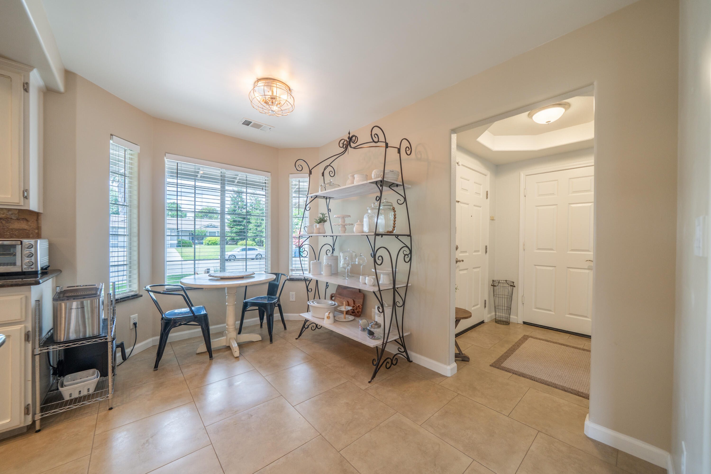 1044 Riviera Drive Redding, CA 96001 - Photo 10 of 46 1044 Riviera Dr-18