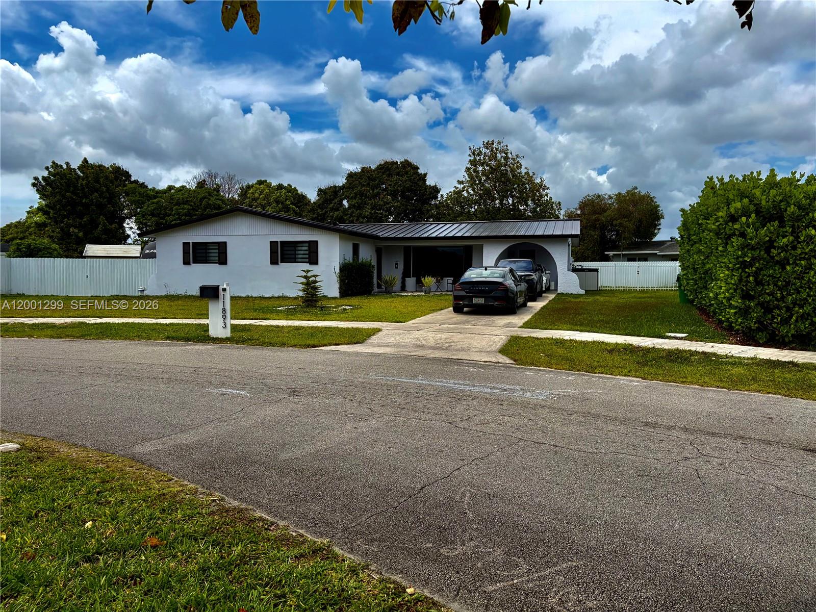 11893 Southwest 197th Street Miami, FL 33177 - Photo 4 of 33