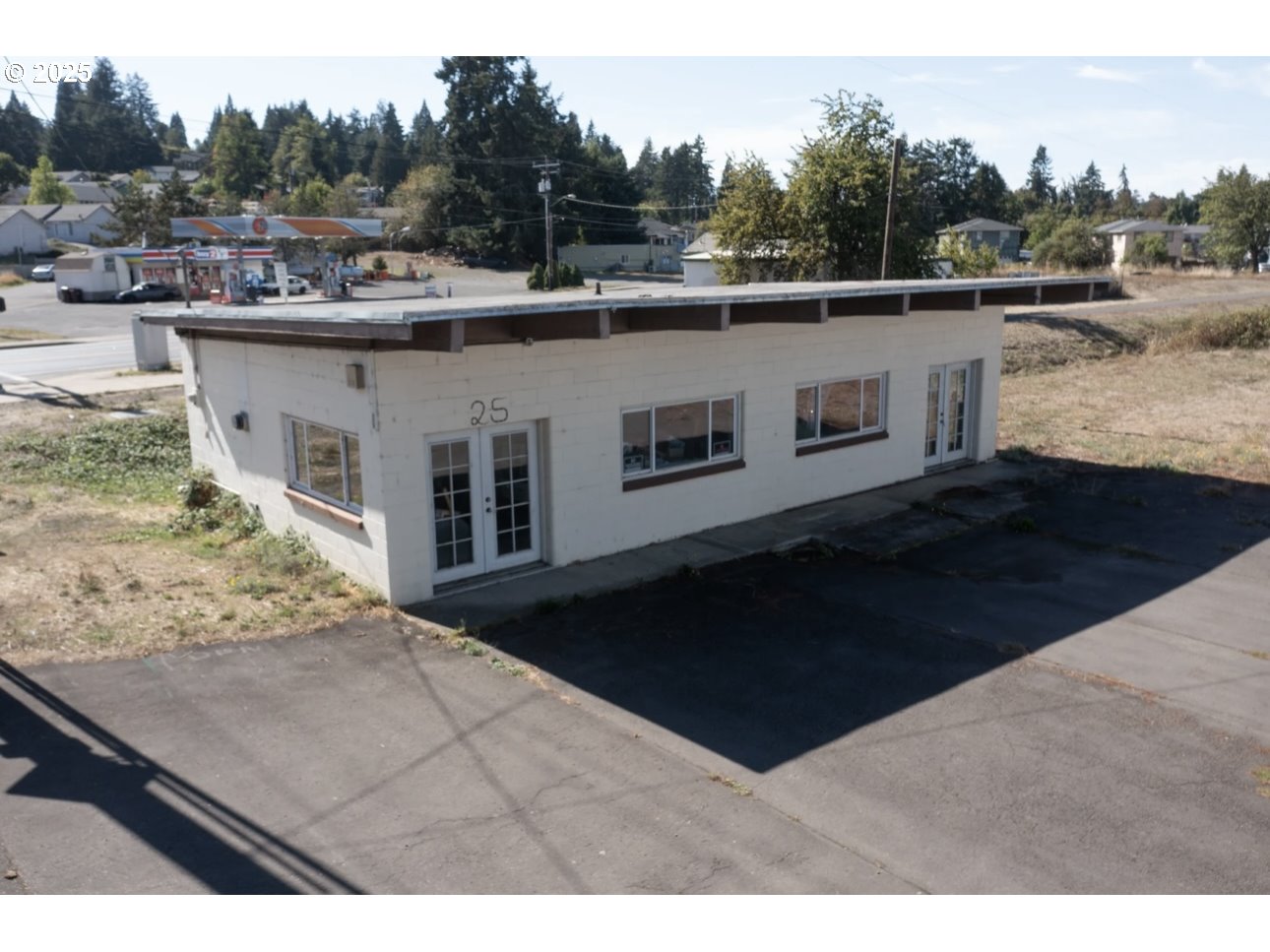 45 Thomas Lane Cottage Grove, OR 97424 - Photo 10 of 17 a view of city from balcony