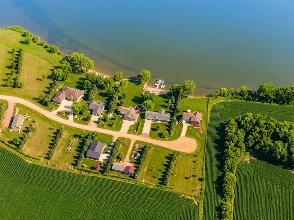 $60,000 | 19 Pheasant Drive, Slayton, MN 56172