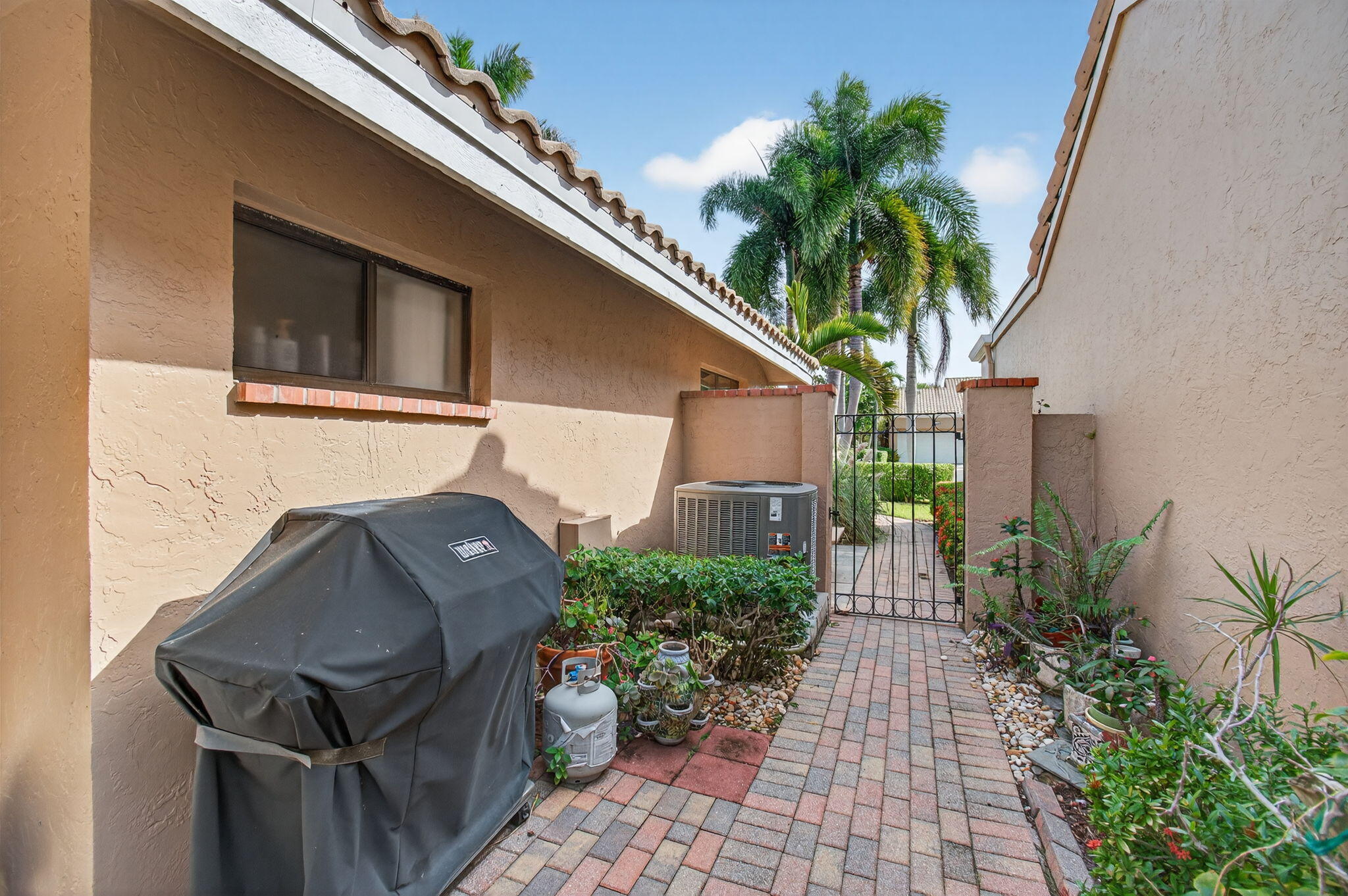 11083 Applegate Lane Boynton Beach, FL 33437 - Photo 10 of 69 67-web-or-mls-DSC_2357