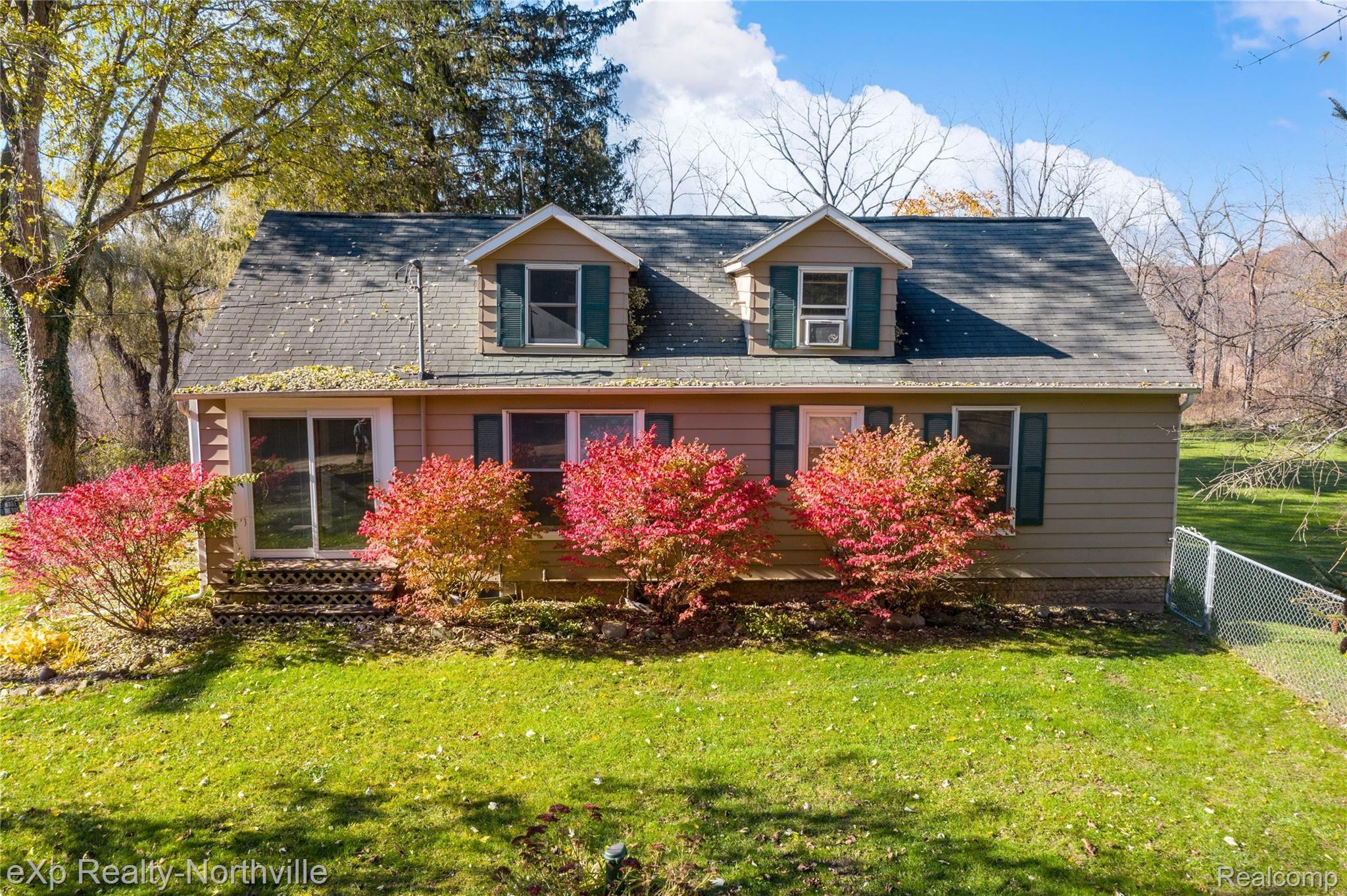 9051 North Latson Road Howell, MI 48855 - Photo 2 of 61 Exteriors (3 of 21).jpg