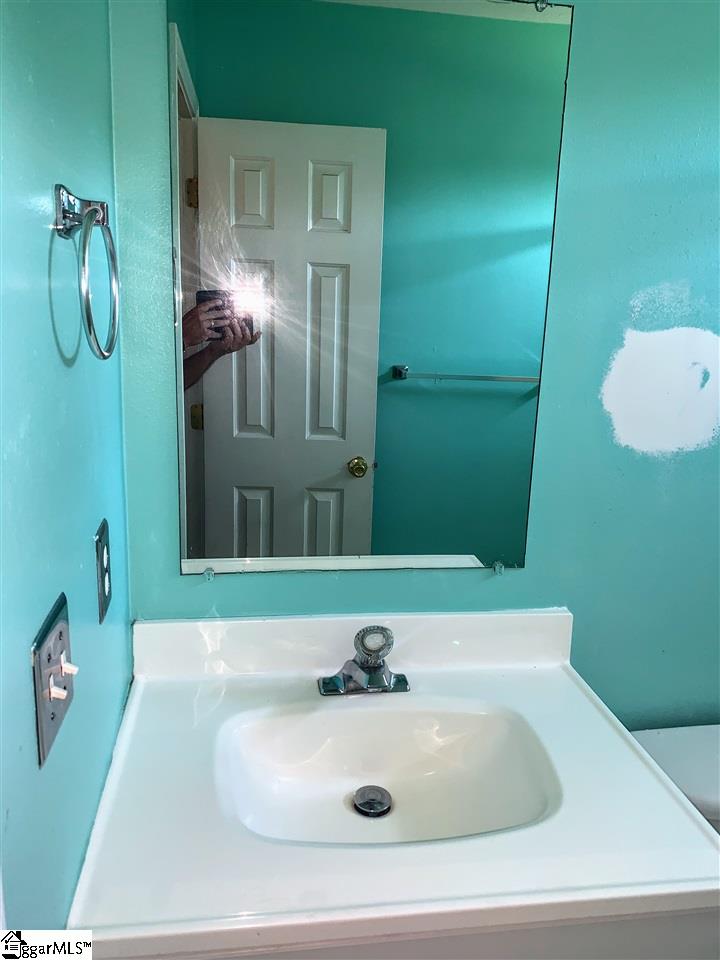 3702 Ballenger Road Greer, SC 29651 - Photo 8 of 24