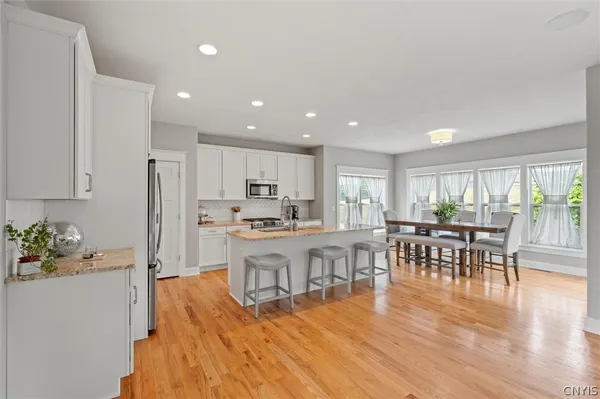 $549,900 | 104 Arch Stone Way, Camillus, NY 13031