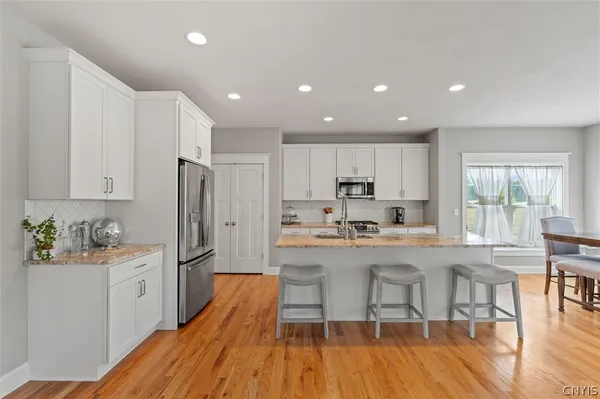 $549,900 | 104 Arch Stone Way, Camillus, NY 13031