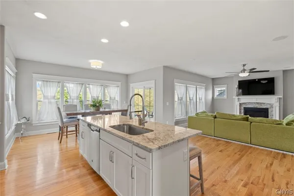 $549,900 | 104 Arch Stone Way, Camillus, NY 13031