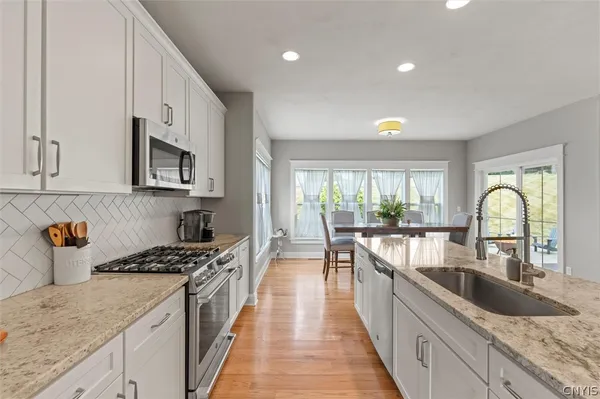 $549,900 | 104 Arch Stone Way, Camillus, NY 13031