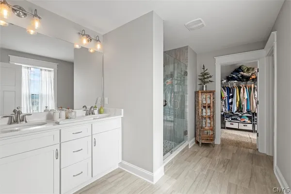 $549,900 | 104 Arch Stone Way, Camillus, NY 13031