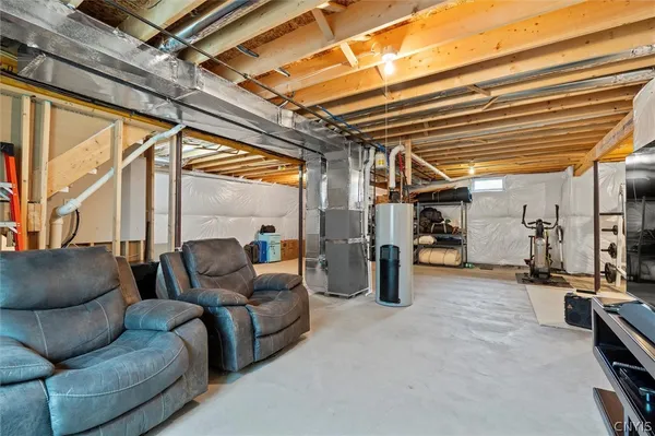 $549,900 | 104 Arch Stone Way, Camillus, NY 13031