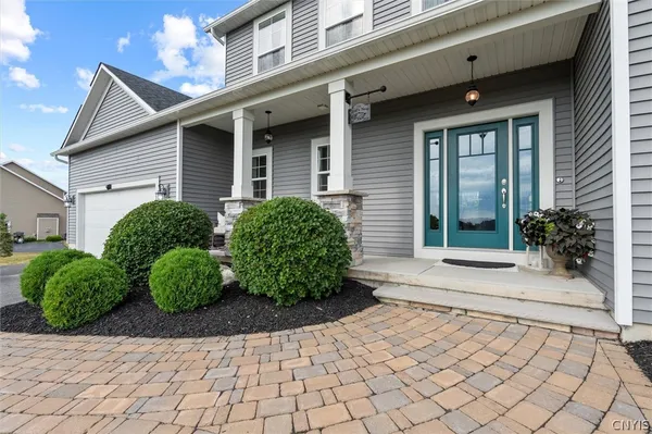 $549,900 | 104 Arch Stone Way, Camillus, NY 13031