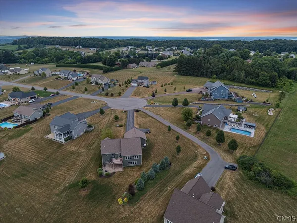 $549,900 | 104 Arch Stone Way, Camillus, NY 13031