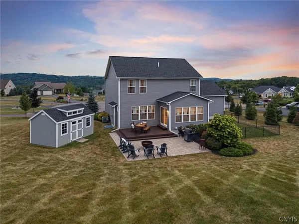 $549,900 | 104 Arch Stone Way, Camillus, NY 13031