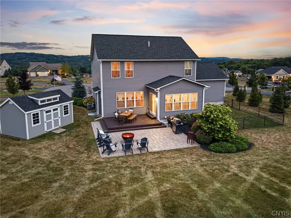 $549,900 | 104 Arch Stone Way, Camillus, NY 13031