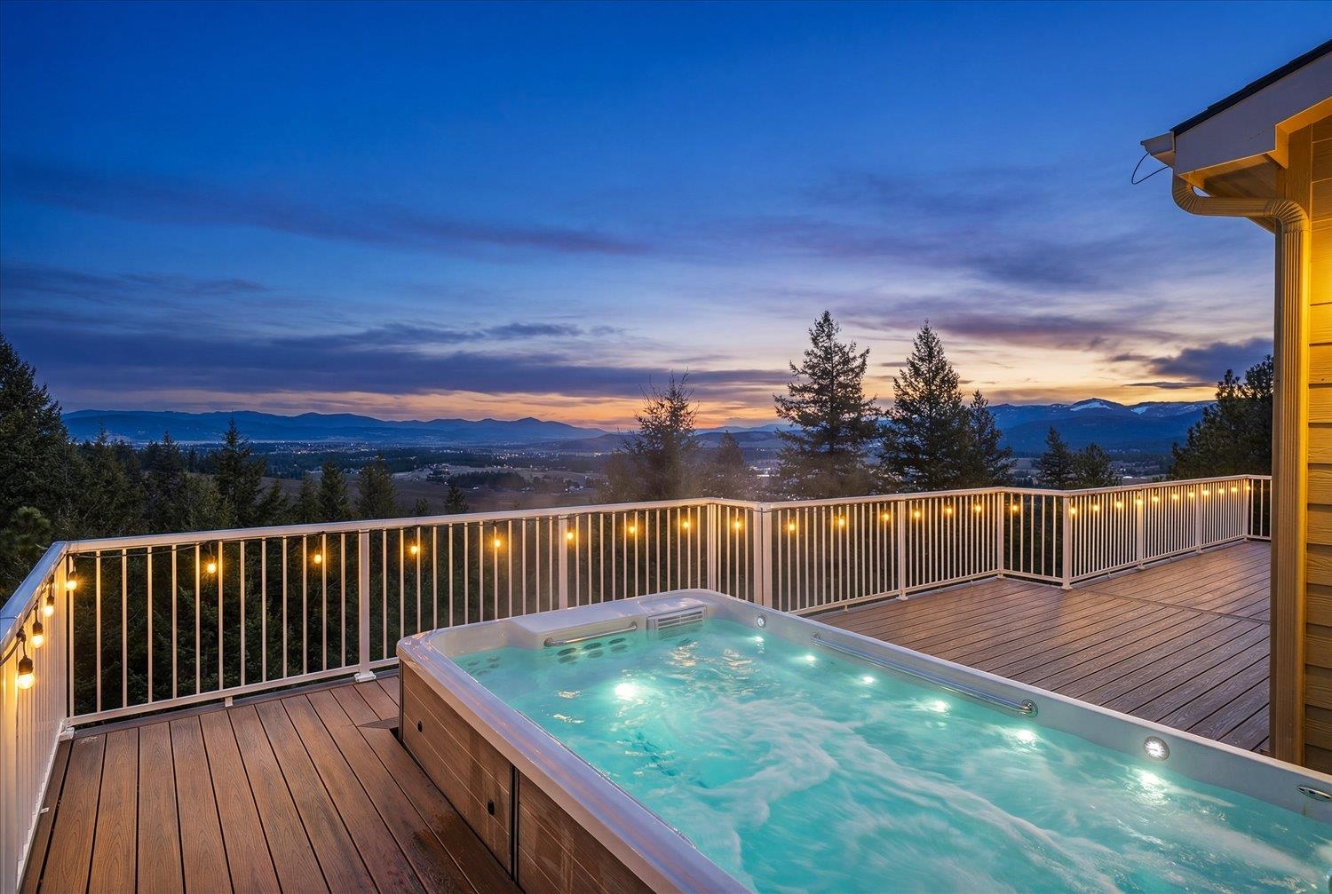 6808 East Jackson Ridge Lane Greenacres, WA 99016 - Photo 2 of 44