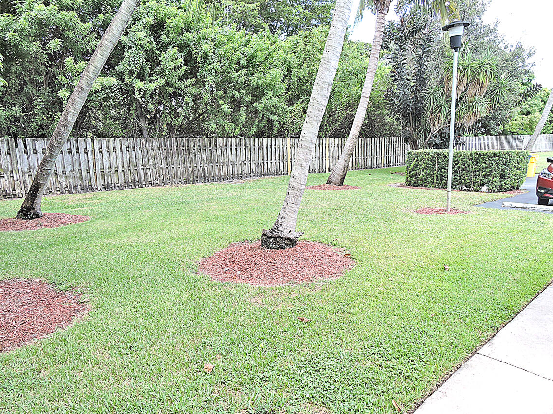329 Pine Ridge Circle, Unit C1 Greenacres, FL 33463 - Photo 23 of 46 DSCN8684