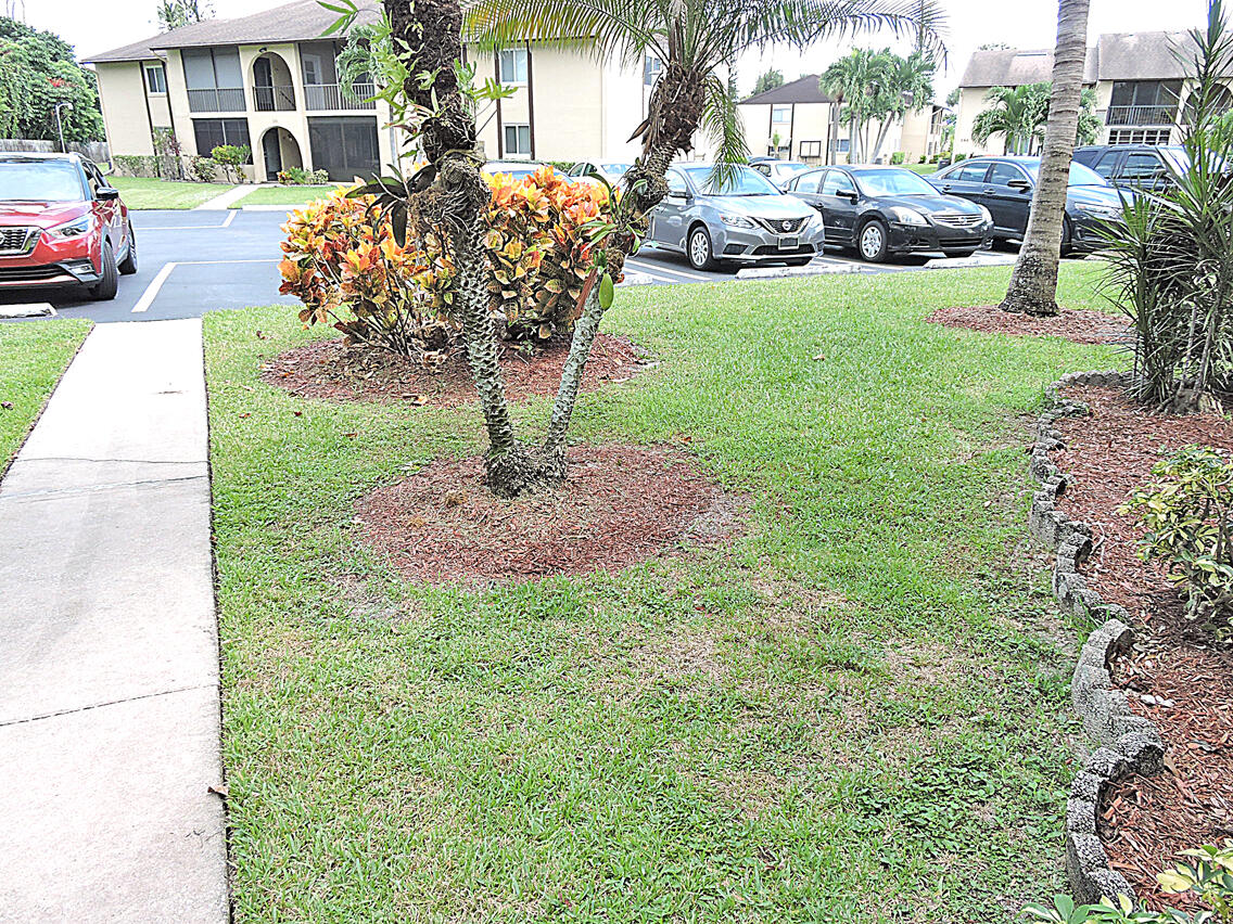 329 Pine Ridge Circle, Unit C1 Greenacres, FL 33463 - Photo 24 of 46 DSCN8689